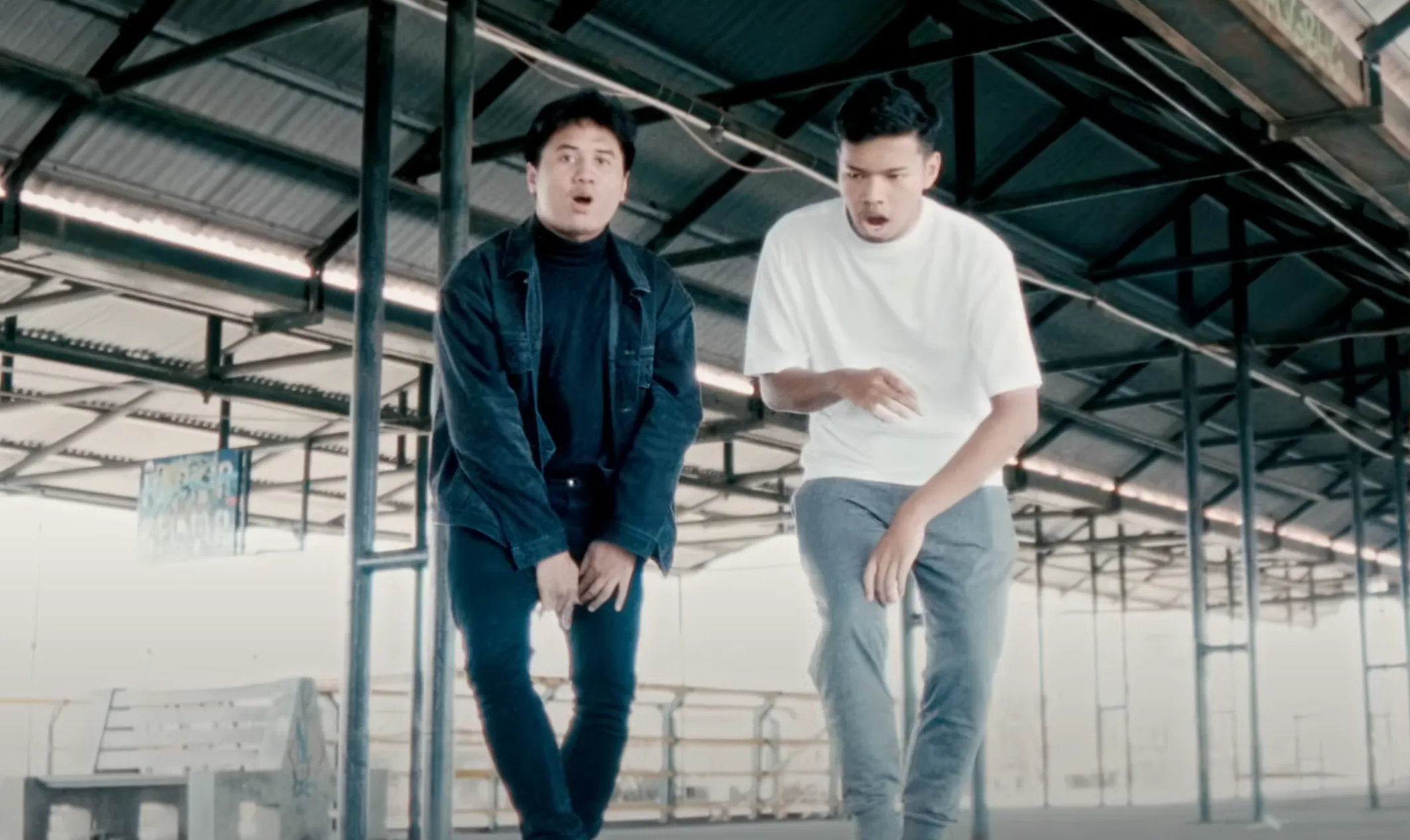 aqeel & wevvss - mind (music video) thumbnail